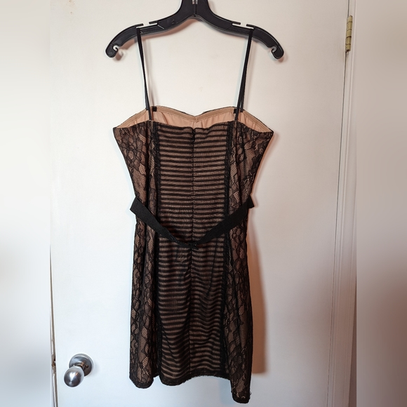 BCBG black and nude lace overlay strapless dress - size 10 NWT - Picture 14 of 16